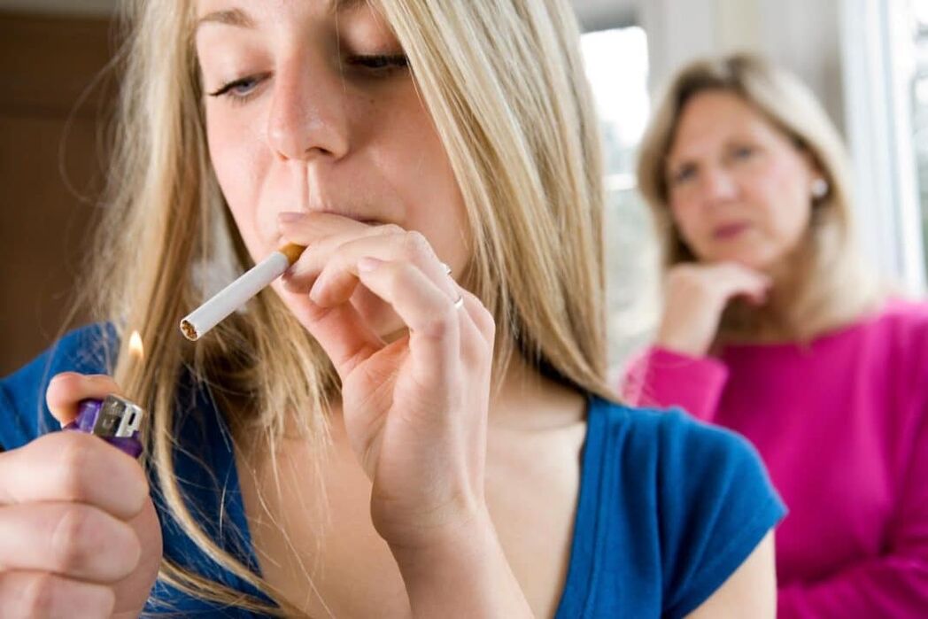 Семейните отношения могат да доведат до тютюнопушене сред тийнейджърите